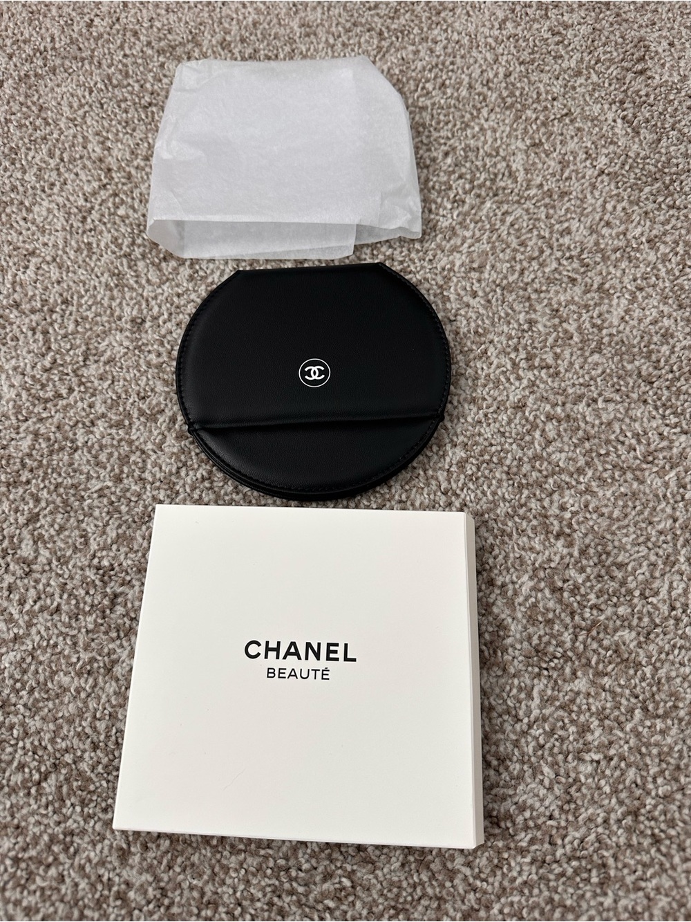CHANEL Black Round Leather Card & Key Pouch